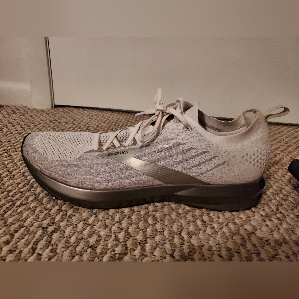 Brooks Levitate 3
